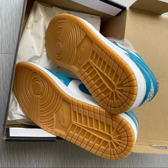 🤖Air Jordan 1 Low Cyber Teal🤖 - Picture 5 of 5